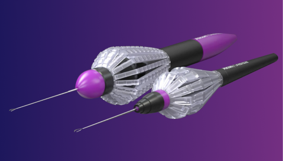 Een afbeelding van de FINESSE REFLEX-handgreep naast een afbeelding van de FINESSE SHARKSKIN ILM-forceps. De twee apparaten staan naast elkaar en worden weergegeven op een paarse achtergrond.