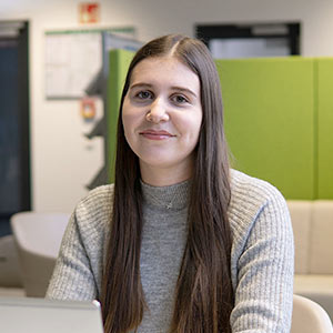 Porträtfoto von Lina S. Ausbildung Industriekauffrau