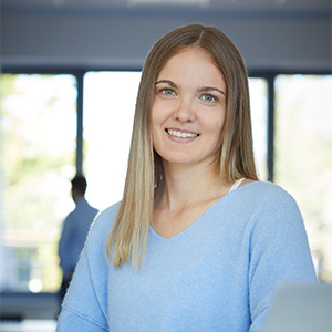 Porträtfoto von Antonia Bock, Senior Engineer F&E