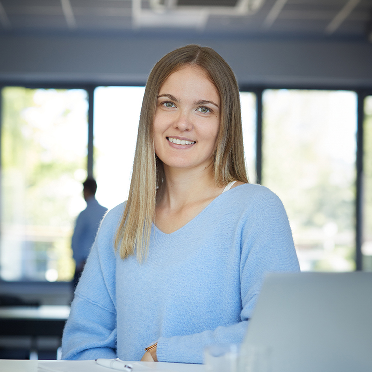 Porträtfoto von Antonia Bock, Senior Engineer F&E