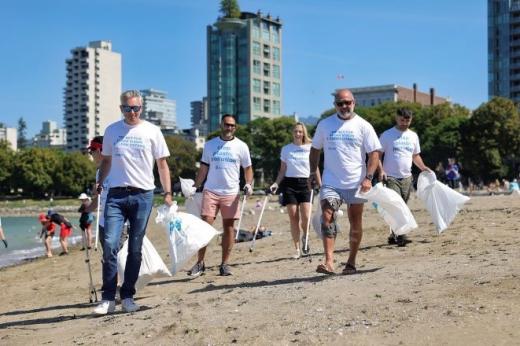 Volunteers cleaning up beach